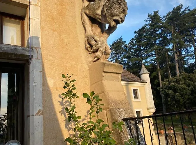 Chateau Le Perchoir Bed and Breakfast 3*